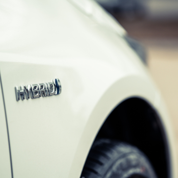 Bolje vrabac u ruci, nego golub na grani: Povukli ručnu za EV, drže se hibrida