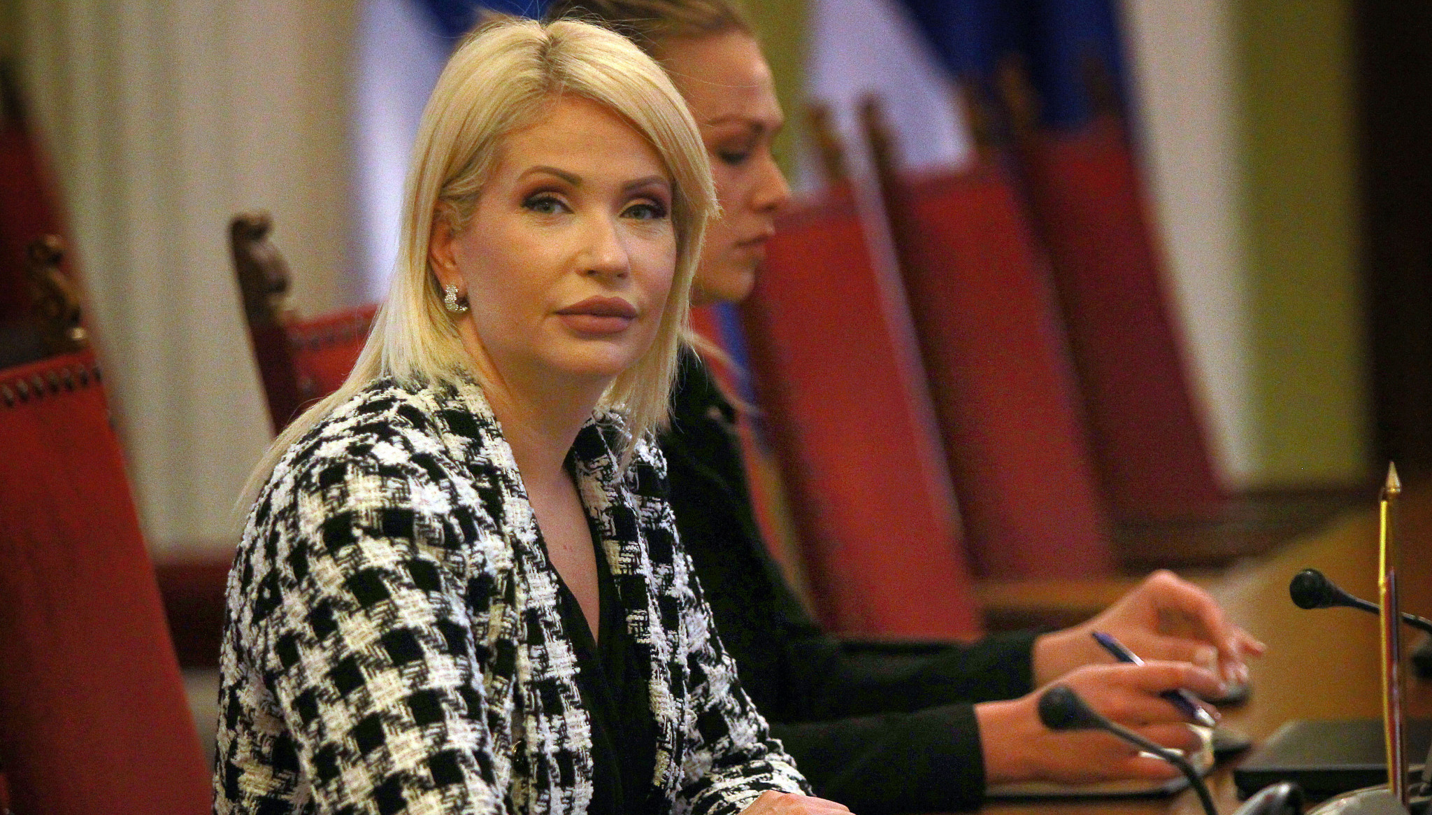 Napadnuta Sandra Božić; "Napadnuta sam zbog kampanje koja se vodi protiv SNS, neće uspeti da nas uplaše"