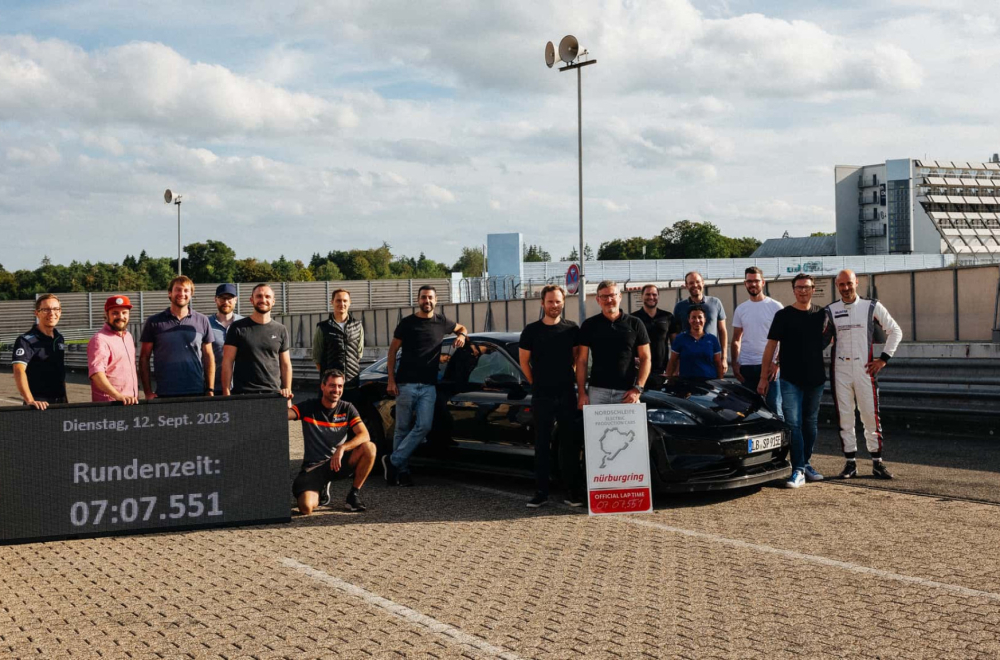 Naklon kralju: Stigao je najbrži i najsnažniji Porsche u istoriji FOTO/VIDEO