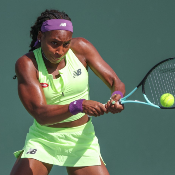 Gof, Kostjuk i Jue u osmini finala Indijan Velsa