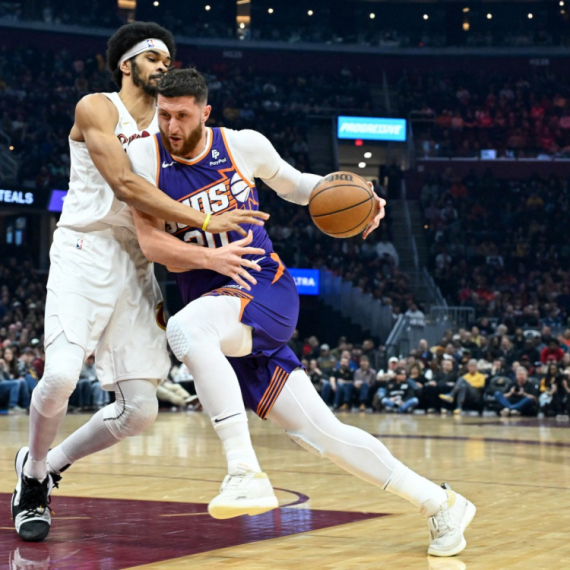 Nurkić "flertovao" sa dabl-dablom, Durent predvodio veliki preokret Finiksa