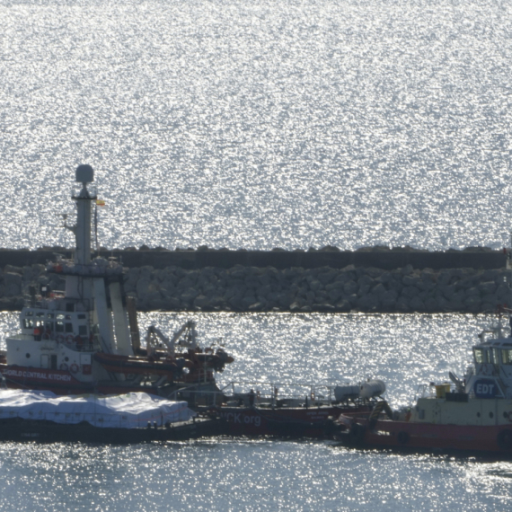 Krenuo prvi brod koji nosi pomoć u Gazu