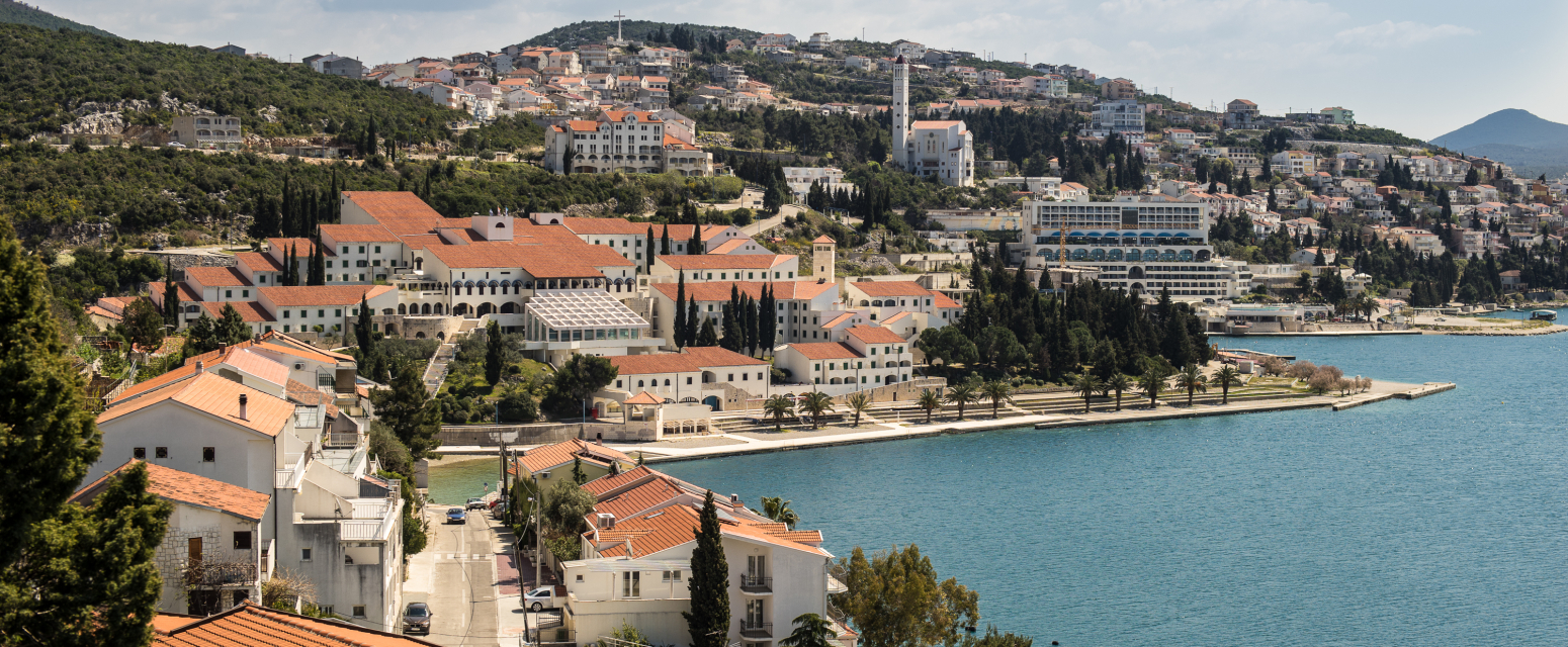 Otvorena sezona kupanja u Neumu: "Rezervisani skoro svi kapaciteti"