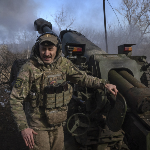 Umesto da šaljete NATO trupe, vratite im njihove