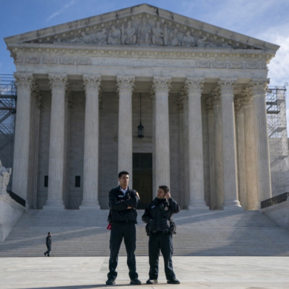 SAD: Vrhovni sud produžio privremenu obustavu zakonskih ovlašćenja države Teksas