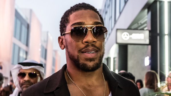 Džošua je "težak" 200 miliona – živi luksuzno, ali ne troši ništa!