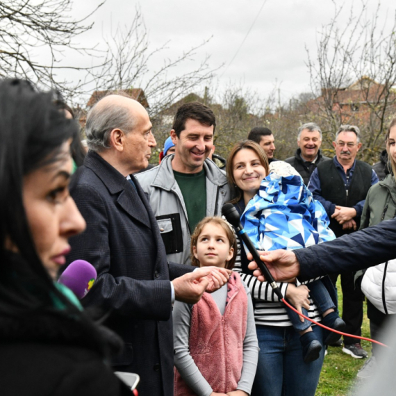 Krkobabić u poseti Aleksandrovcu: Ćosići iz Venčaca, tri ćerke i jedan sin na novom početku