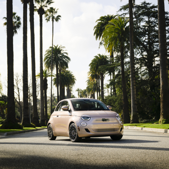 Predstavljena dva nova Fiat 500e modela FOTO