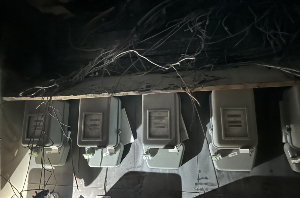 Požar u Čačku: Eksplodirali bojleri u stambenoj zgradi FOTO