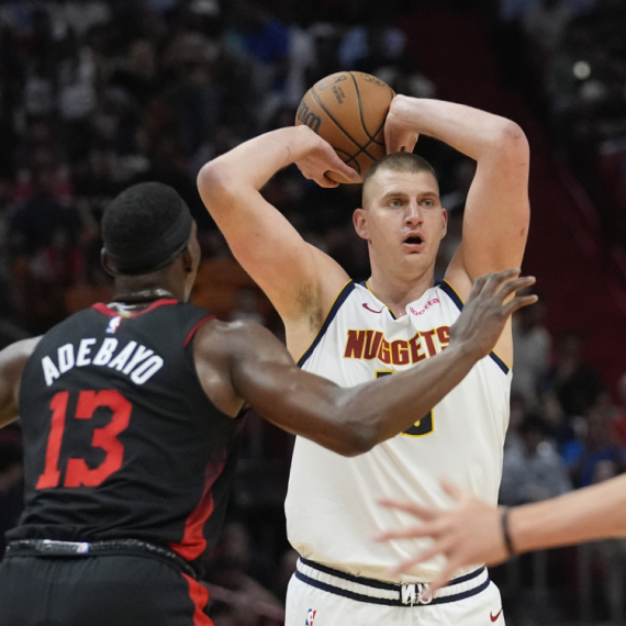 Neprocenjiv odgovor NBA analitičara: "Jokić je na klupi" VIDEO