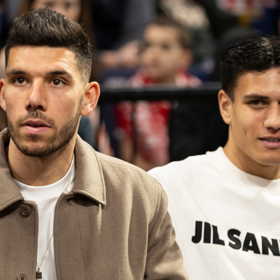 Slaba poseta u Areni: Glazer gleda svoje protiv svojih FOTO