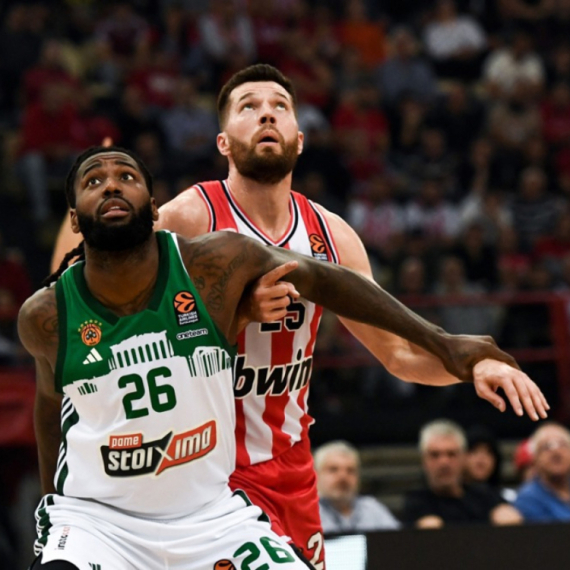 Olimpijakos nastavio da tuče PAO – Fener pomogao Partizanu VIDEO
