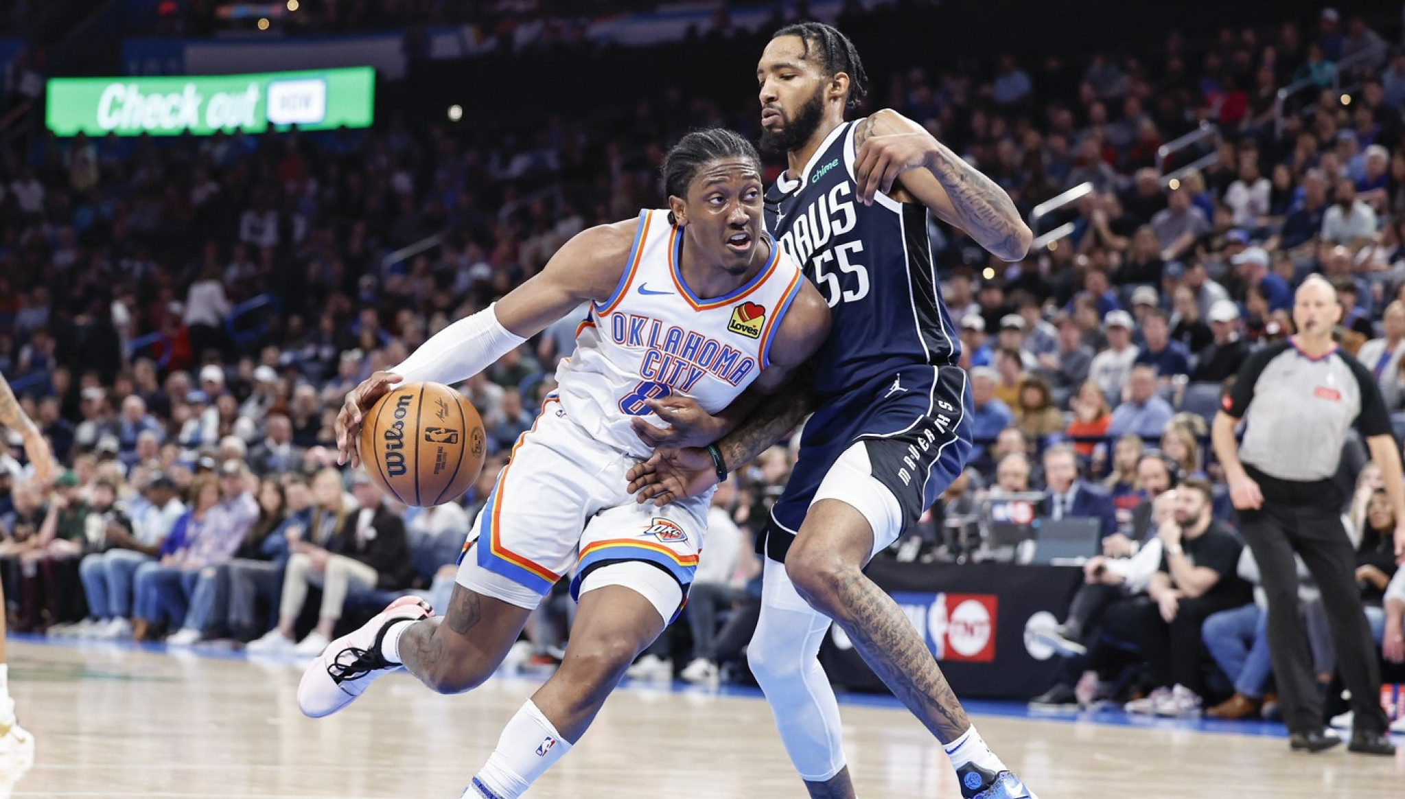 Dalas nemoćan bez Dončića, Adetokumbo sa 32 poena srušio Sikserse VIDEO