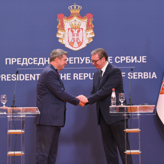 Specijalan poklon za Zedera: Evo šta će poneti iz Beograda FOTO