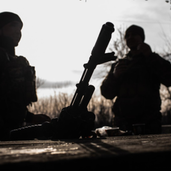 Haos u Ukrajini: Vojnici pucali na biračka mesta – ima povređenih