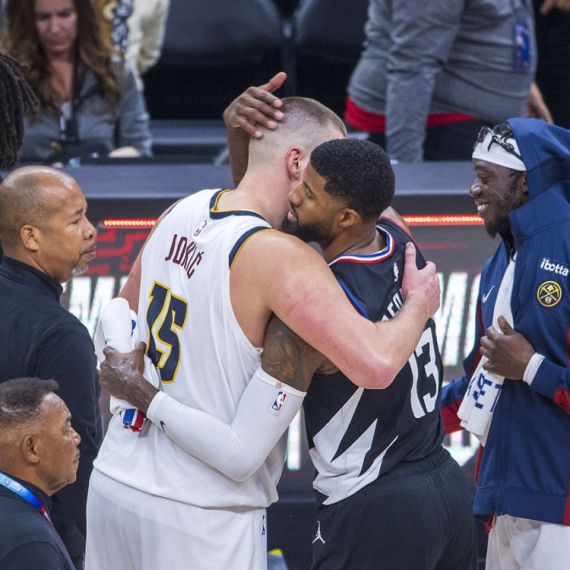 Džordž o Srbija – SAD: "Gledao sam sa ženom Srpkinjom, krenula je da me pod***ava!" VIDEO