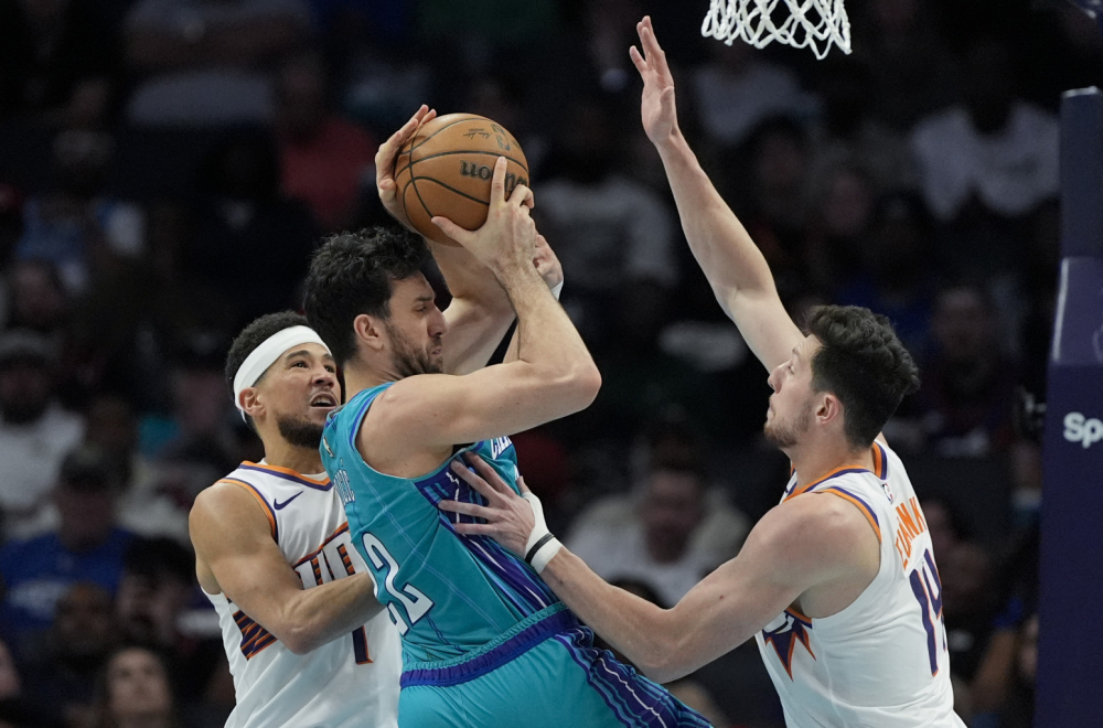 Micić "lomio zglobove" Durentu  VIDEO