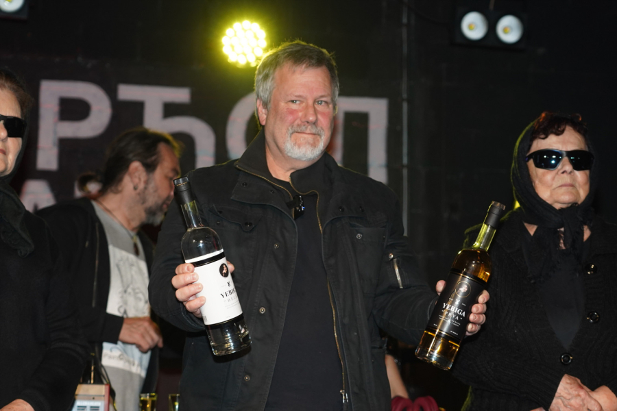 Basista poznatog američkog benda predstavio svoju rakiju Yebiga u Beogradu FOTO