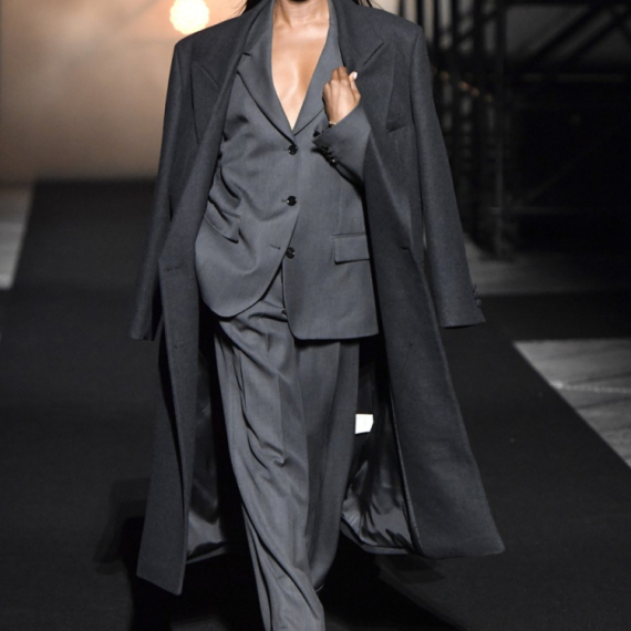 Četiri decenije crne pantere, i dalje "hara" modnim pistama FOTO