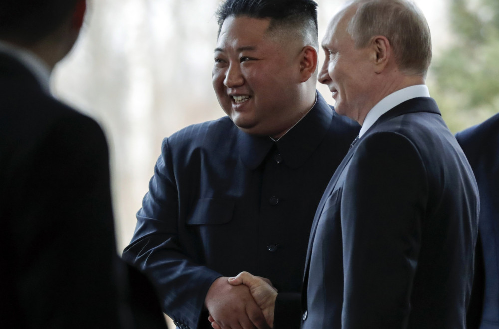 Džong Un pokazao Putinov poklon: Ovo je dokaz našeg prijateljstva VIDEO