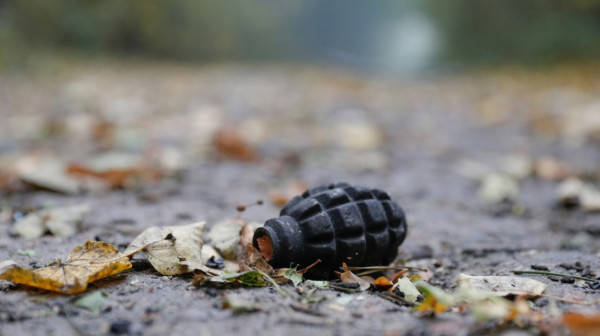 Bačena bomba na kuću na Bežanijskoj kosi