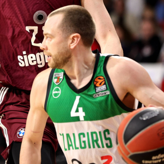 Hrvat ušao u istoriju – prvi igrač sa kamerom u Evroligi VIDEO