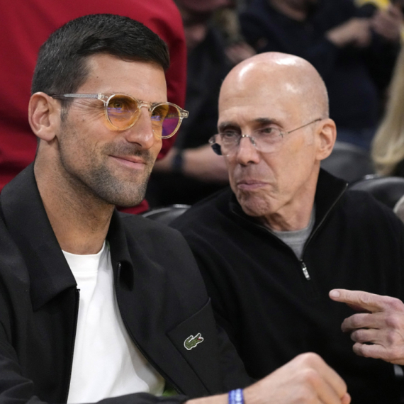 Novakov specijalni poklon za Karija – Srbin u centru pažnje u Los Anđelesu