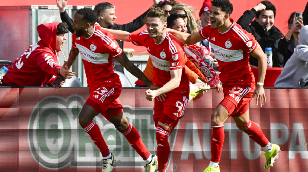 Spektakl u "vetrovitom gradu" – gol sa centra u 99' uz pomoć vetra VIDEO