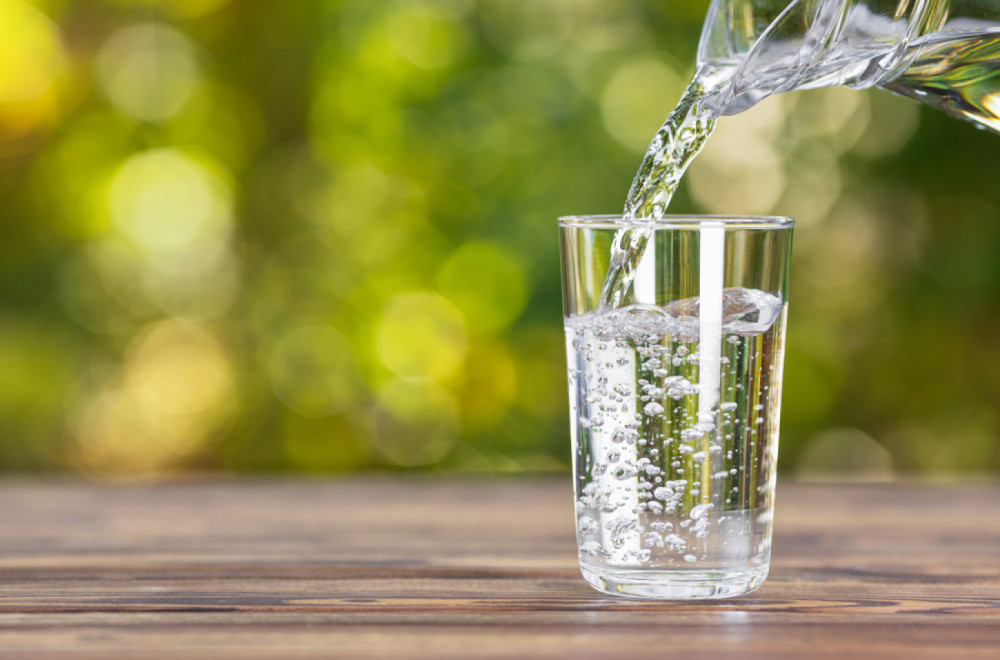 Znate li da postoji pravilan način pijenja vode? Samo tako ćete imati zdravstene benefite