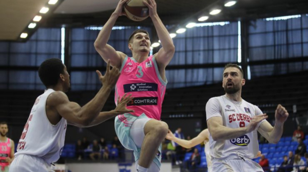 Mega bolja od "studenata"