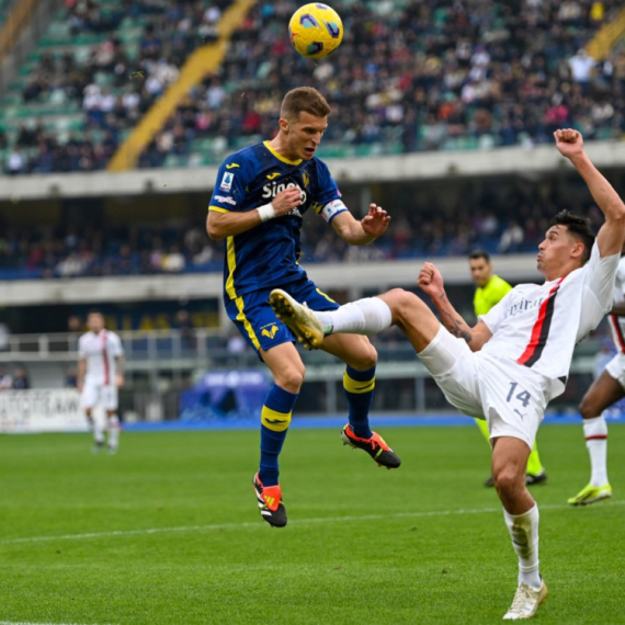 Jović nije dobio šansu – Milan lako sa Veronom