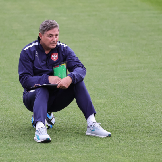 "Orlovi" se okupljaju u Pazovi, Piksi se obraća