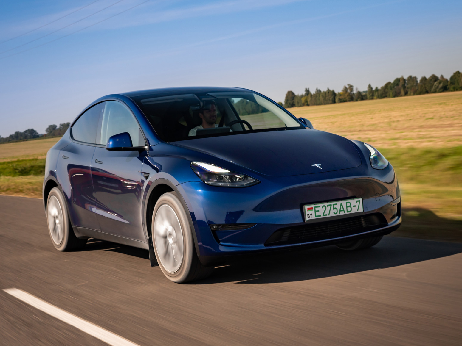 Tesla objavio opoziv za više od tri miliona vozila