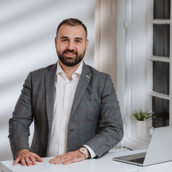 Uzmi Kredit: brzo i jednostavno podizanje kredita