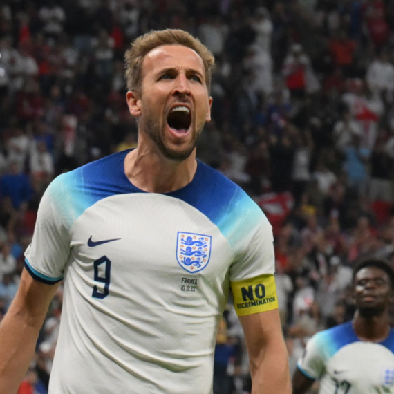 Englezi otkrili dres za Srbiju FOTO