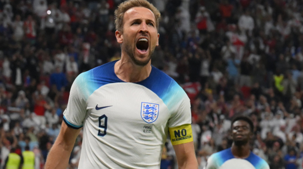 Englezi otkrili dres za Srbiju FOTO