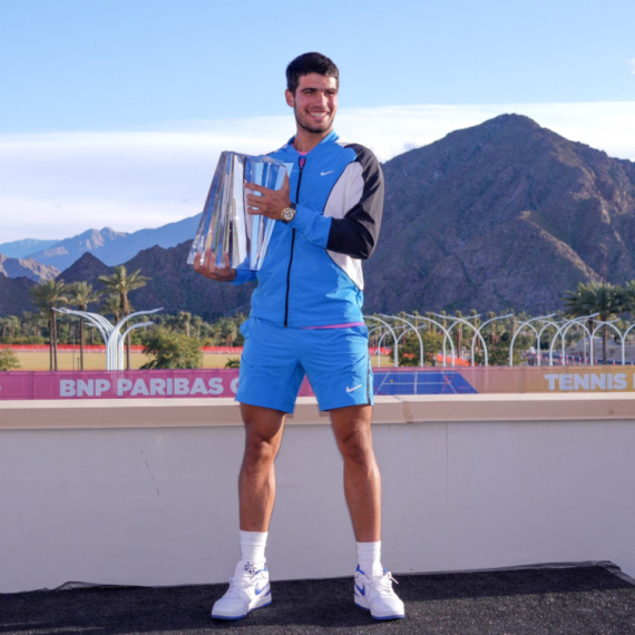 Brzi Gonzales – trese se Novakov tron