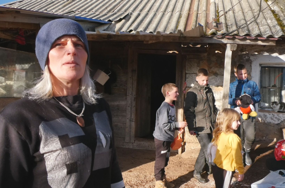 Bruka i sramota u Sjenici: Opština nema tri ara zemljišta sa samohranu majku Enelu?