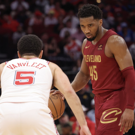 Klivlend "vezao" Mičela: 150 miliona