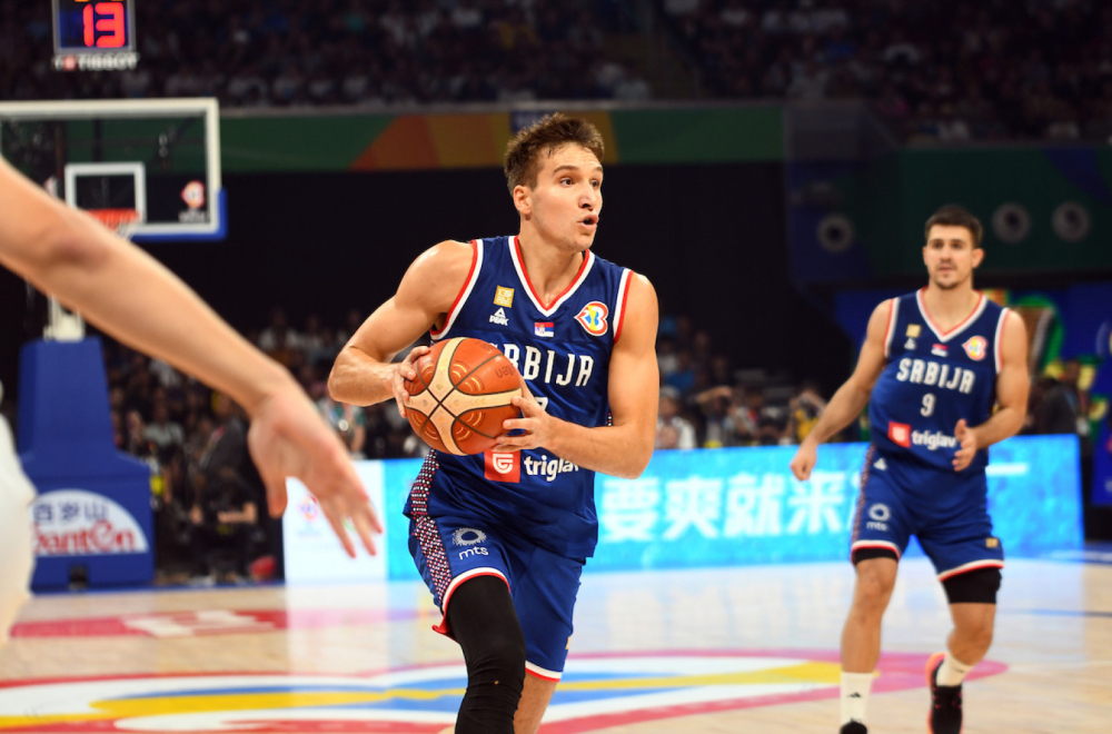 Buker: "Činite nas gladnim" ; Edvards: "Istorijski" ; Bogdanović: "Biće spektakl"