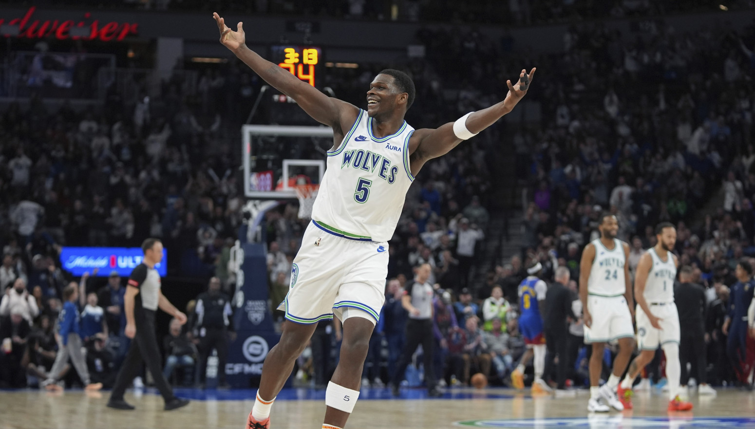 Edvards zaludeo Amerikance – porede ga sa Džordanom VIDEO