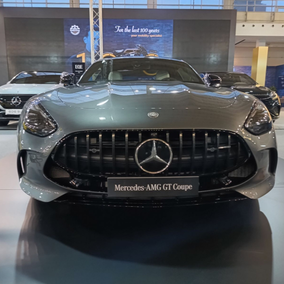 Mercedes (još) ne odustaje od benzinaca i dizelaša