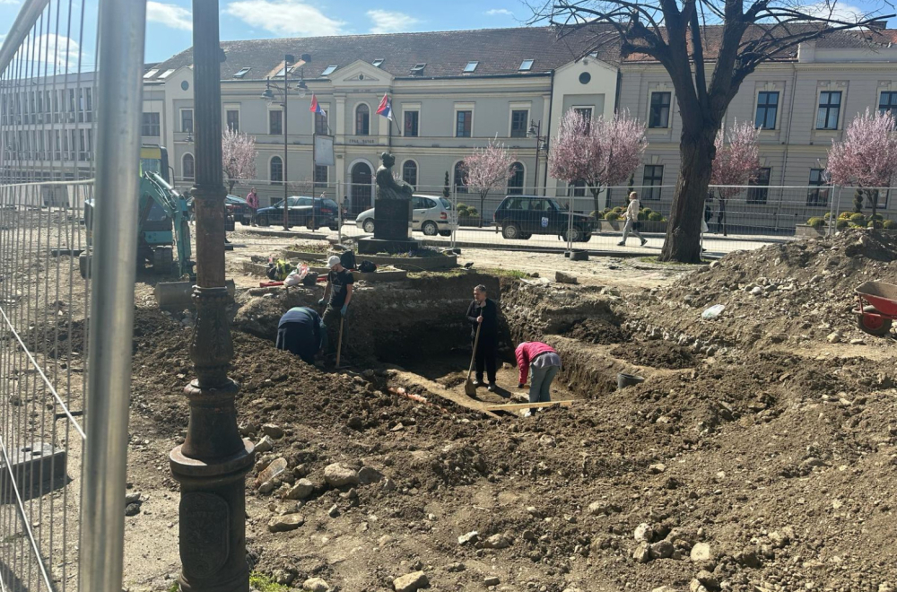 Pronađen skelet ispred čačanske gimnazije: Evo o čemu se radi FOTO