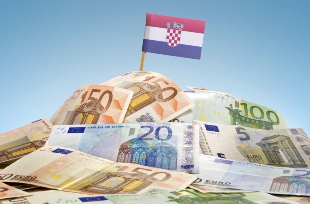Prosečna plata u Hrvatskoj 1.239 evra