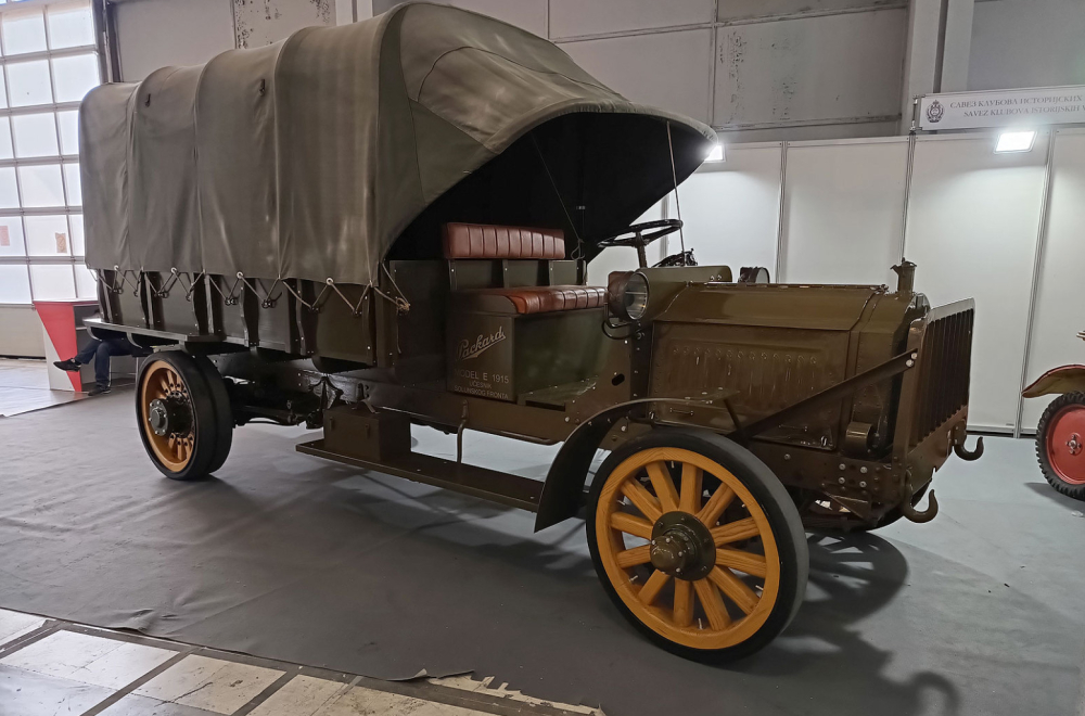 Solunac iz Prvog svetskog rata i "Beba Lončar" na Sajmu automobila FOTO
