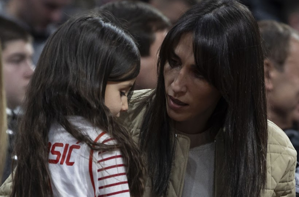 Jelisaveta Orašanin bodrila Miloša Teodosića u Areni FOTO