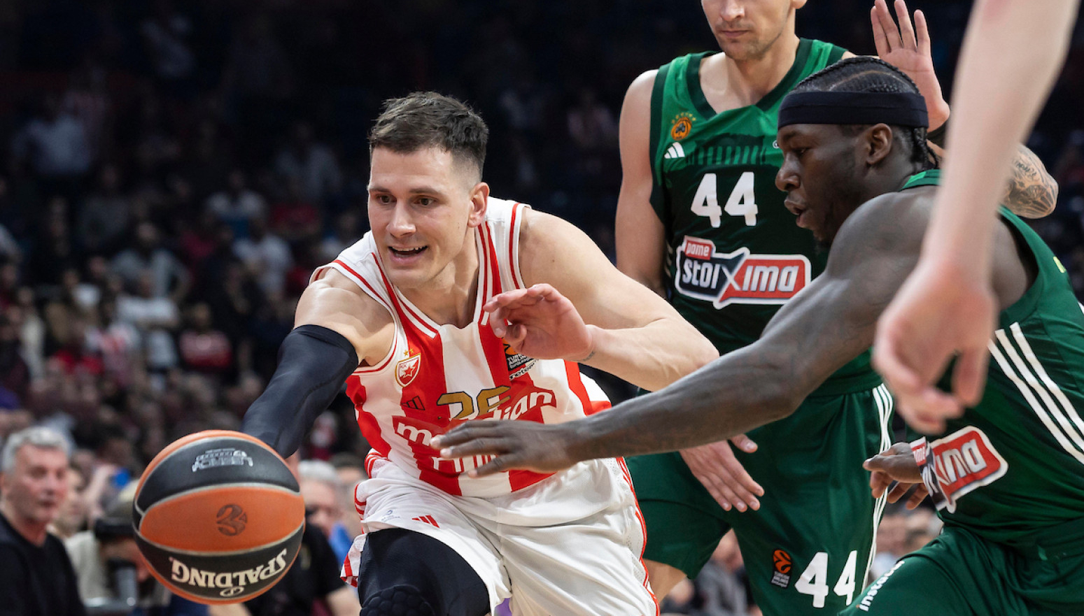 Zakucavanja su efektna, trojke efikasnije – šesti poraz u nizu Zvezde