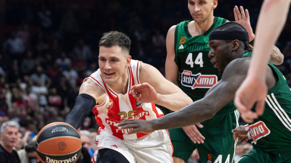 Zakucavanja su efektna, trojke efikasnije – šesti poraz u nizu Zvezde