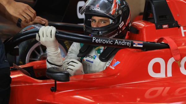 Srpski vozač u Formuli 4