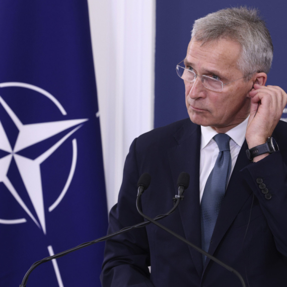 Stoltenberg pohvalio Sloveniju